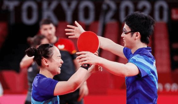 哈兰德在谈 哈兰德在谈