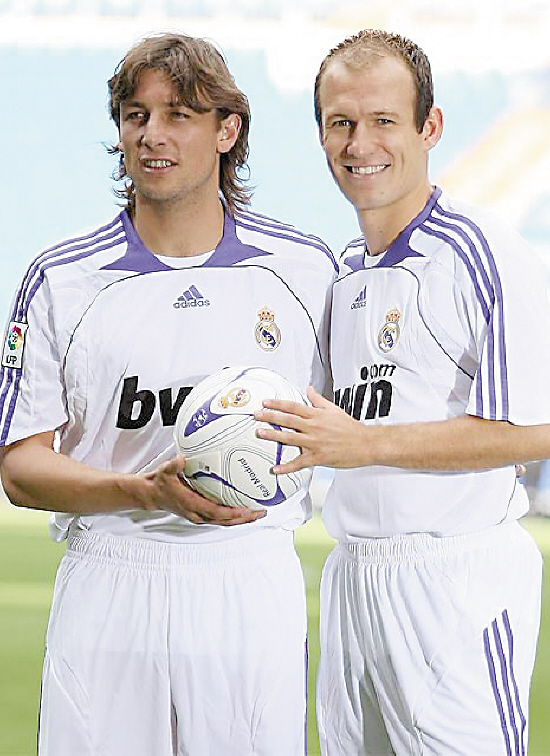 球集中在后 球集中在后